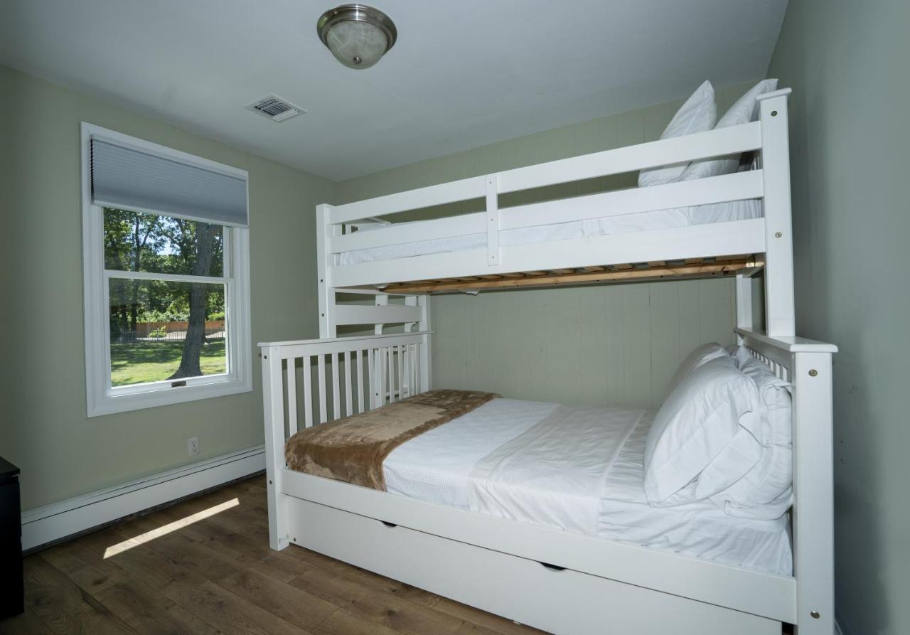 Hamptons Vacation Inn Hampton Bays Esterno foto