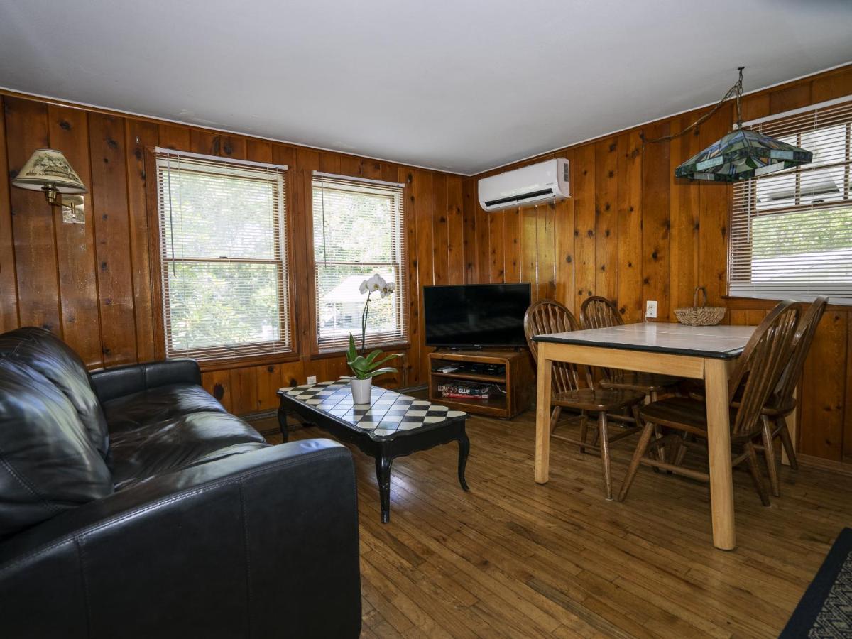 Hamptons Vacation Inn Hampton Bays Esterno foto