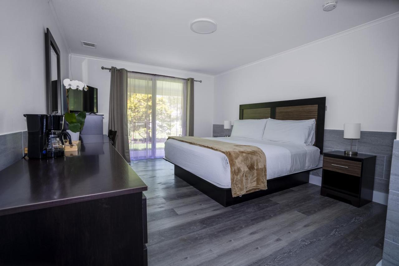 Hamptons Vacation Inn Hampton Bays Esterno foto