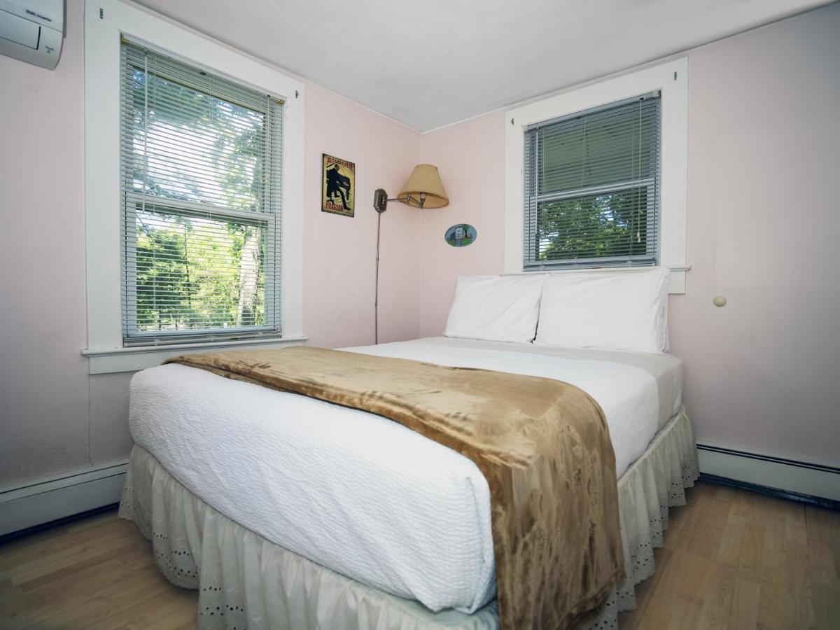 Hamptons Vacation Inn Hampton Bays Esterno foto