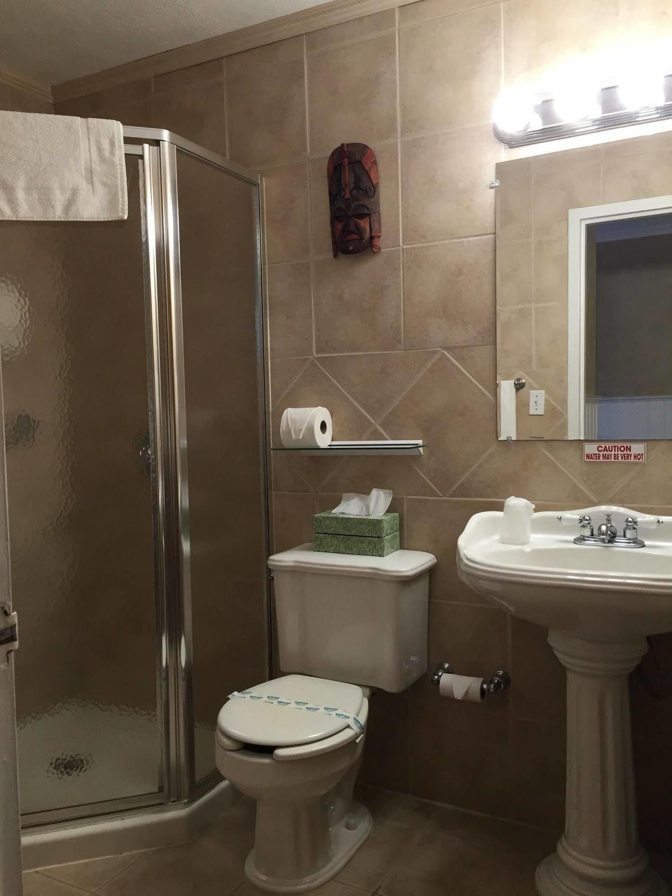 Hamptons Vacation Inn Hampton Bays Esterno foto