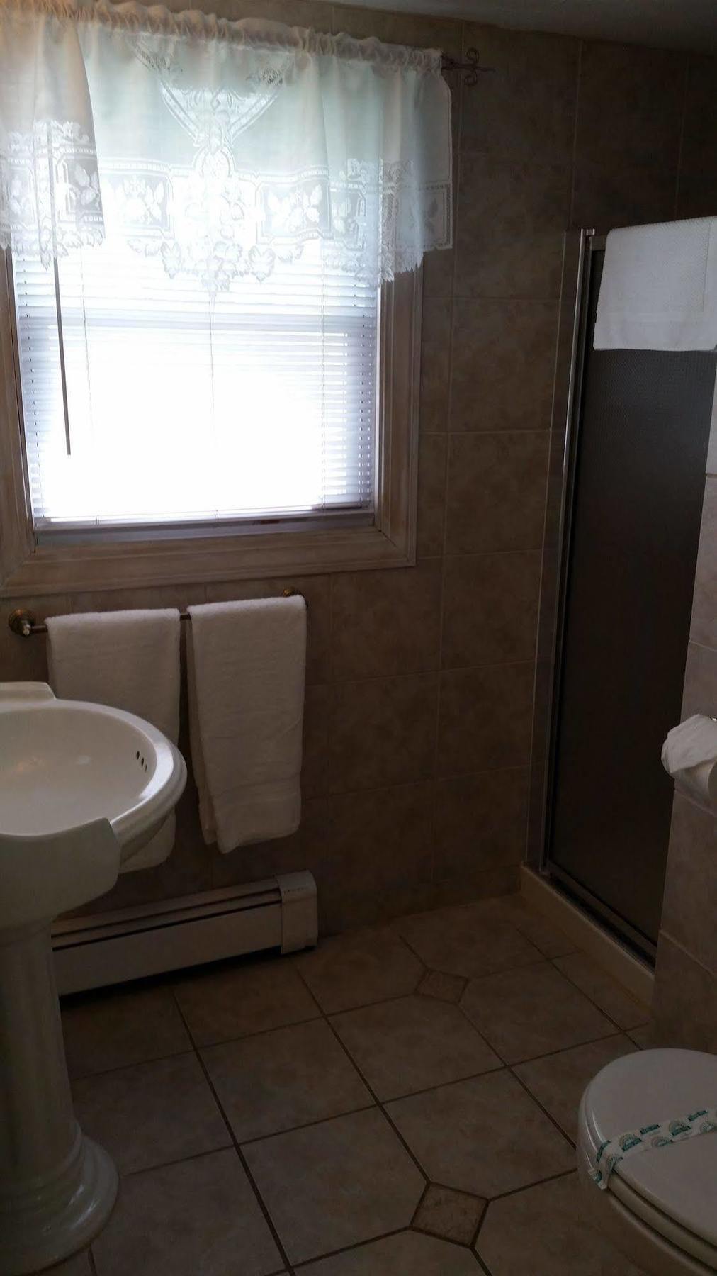 Hamptons Vacation Inn Hampton Bays Esterno foto